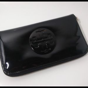 Tory Burch Wallet - Black Patent Leather